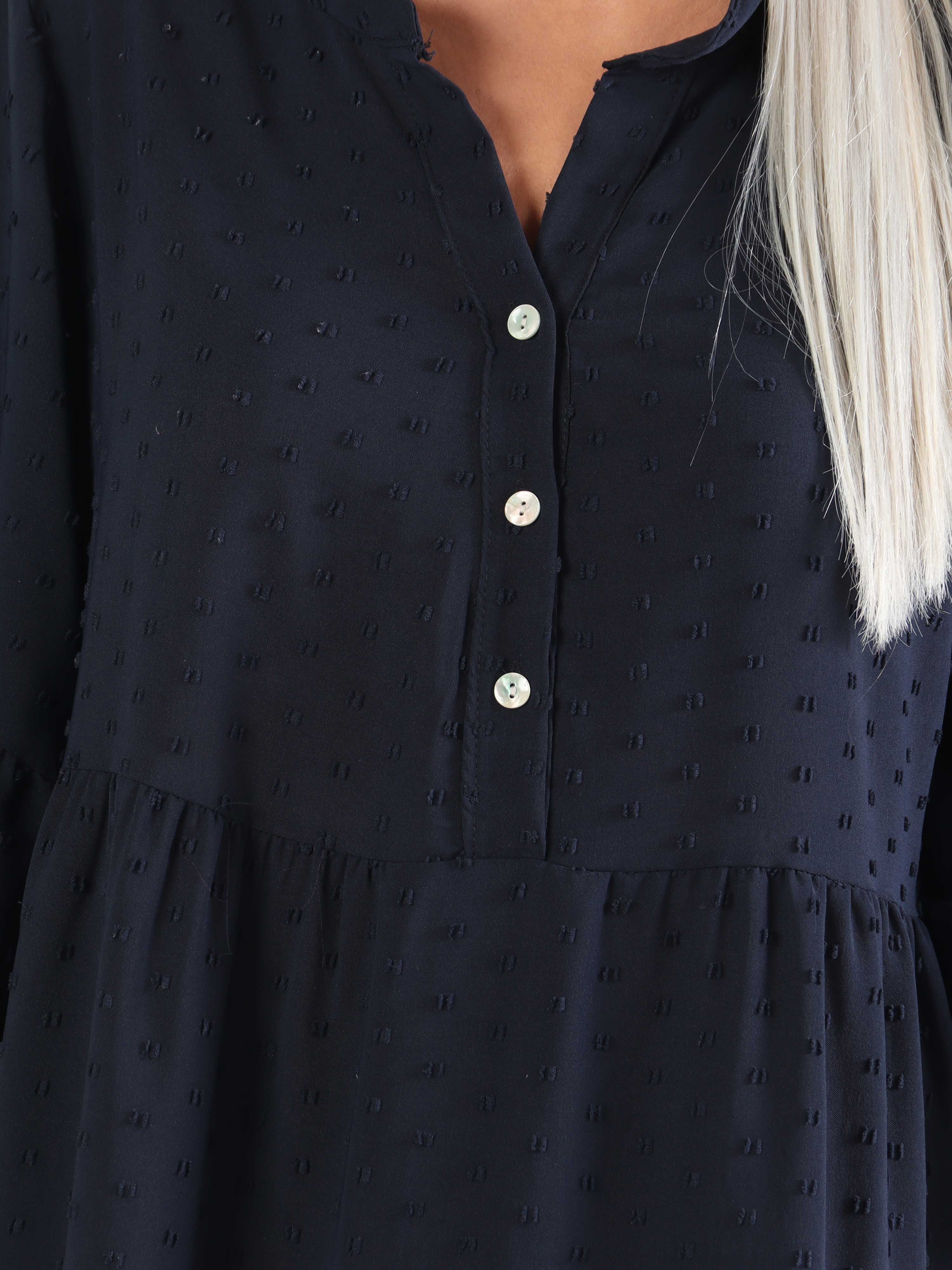 Amanda - Feminin plus size-klänning med söta ärmar